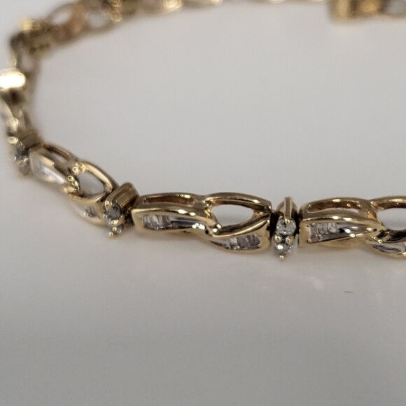 Beautiful 10K yellow gold oval link Diamonds Bracelet 7" - Picture 2 of 12